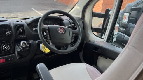 Dotty – 6 berth Fiat semi-integrated from 2016