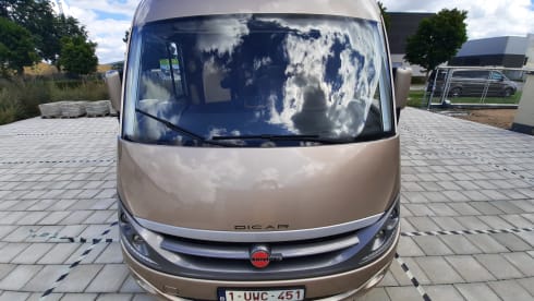 GIPA CAMPER – LUXE MOBILHOME INTEGRAAL BURSTNER met WIFI binnen EUROPA