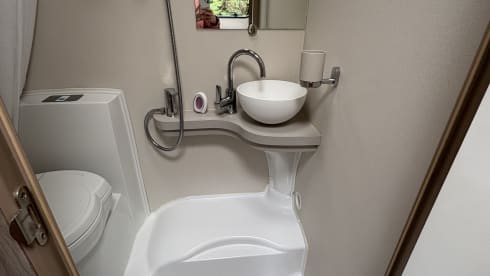 Nansi  – Compass 196 6 berth Motorhome 