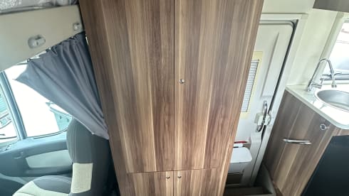 Merther – Roller Team 746 6 Berth