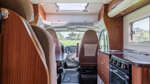 Kikker  – 5p Adria Mobil integrated uit 2011