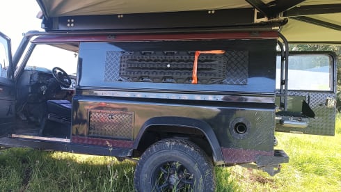 2p Land Rover rooftop from 2001