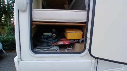 Comfortable, reliable alcove camper