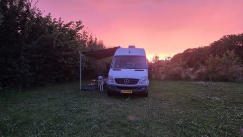 Mercedes sprinter zelfbouwcamper