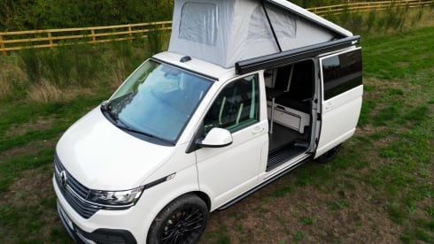 Barney – 'LUXURY' Volkswagen T6.1 Campervan 