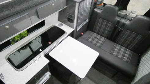 Mia – Mountain Edition- Ford Transit Custom 4 Berth