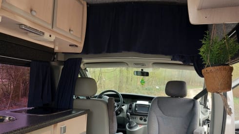 Compact but very complete camper bus 2 persons