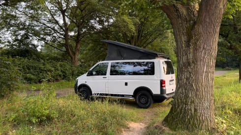 Dingle  – VW T5 4x4 Camper – Kompakt, modern & startklar für dein Abenteuer!