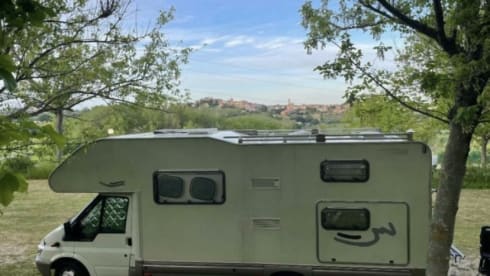 Familie / gezins camper  – Family camper with 7 sleeping places 