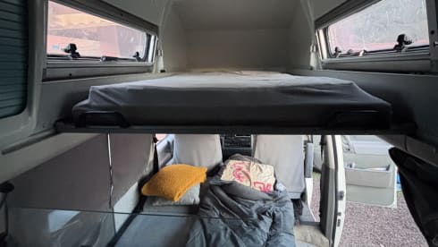 Betty de Bus – 4p Volkswagen campervan uit 1996