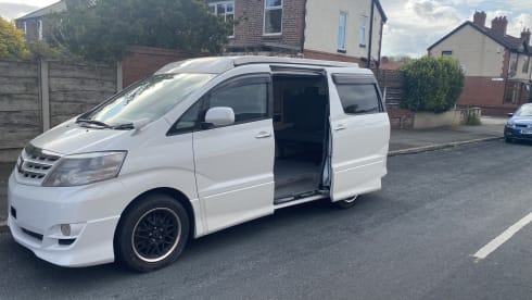 Bobby – 4 berth Toyota campervan