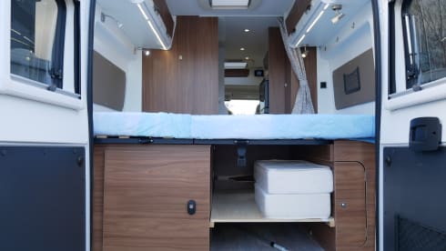 Pilote 6.40 meters, transverse bed, sleeping lifting roof!!