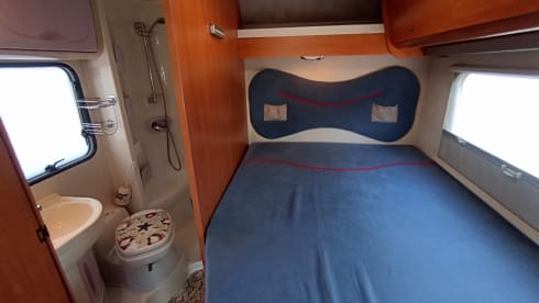 French bed, 130 hp, well-maintained, spacious
