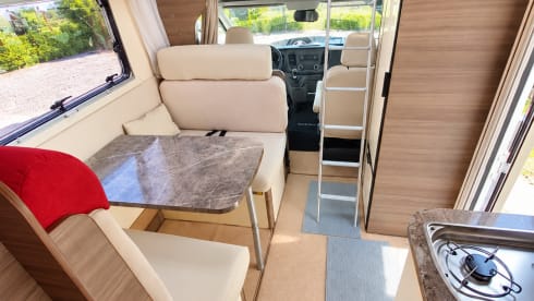 DISCOVER EUROPE IN COMFORT – VOLLAUSSTATTUNG | UNBEGRENZTE KILOMETERZAHL | 6 SCHLAFZIMMER | RIMOR SEAL 5 GOLD