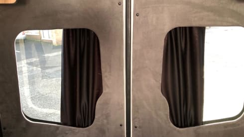 Bolt – 3-4 berth Mercedes-Benz camper