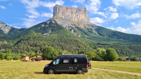 Black Rhino – Compact (5m41) Hobby K55, Automatic 150pk Fiat Ducato, with all the luxury