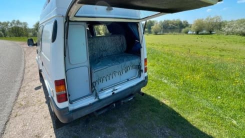Cruiser – 2p Ford bus from 1999