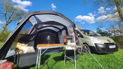 Blanche – Combi VW classique à pare-brise divisé, 2 couchages