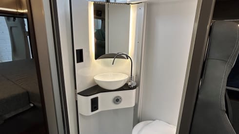 Pössl 600 – New Pössl campervan with length beds