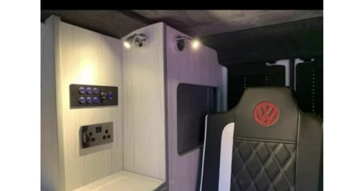 Candycane – 5 berth Volkswagen campervan from 2015
