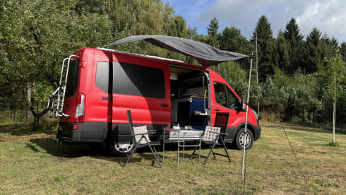     Rocco 🌿 | Gezellige camperbus voor 2  klaar voor avontuur