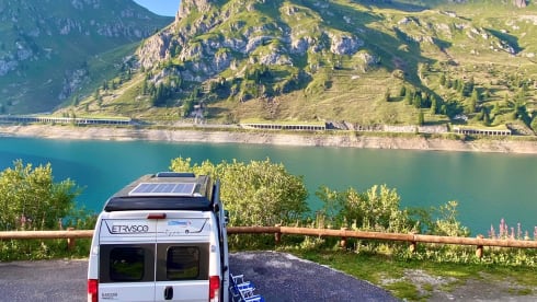 Etrusco – ETRUSCO 540DB 140CV - COMPACT VAN 4 BERTH WITH FOLDING ROOF