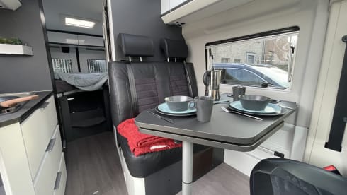 2p Adria Mobil bus uit 2023