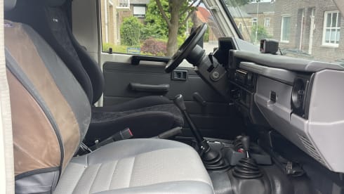 2-person Toyota rooftop from 2000 4x4