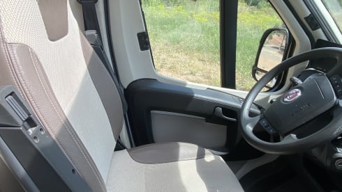 Wunderschöner, komfortabler Chausson-Camper für 4 Personen aus dem Jahr 2016!