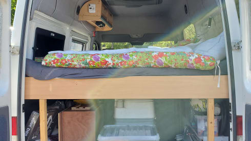 Barry Klasbak – Compact, cozy and maintained Mercedes Sprinter for 2 (tall) people