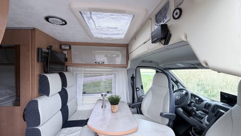 Campy – 2p Roller Team bus from 2011