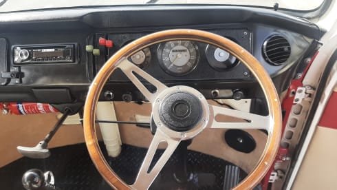 Poppy – Camper Volkswagen a 2 posti letto del 1971