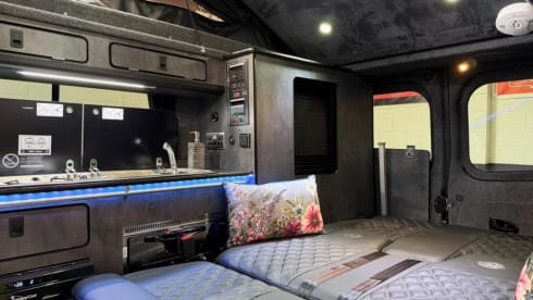 Andys camper – Campervan Vauxhall Vivaro a 4 posti letto del 2019