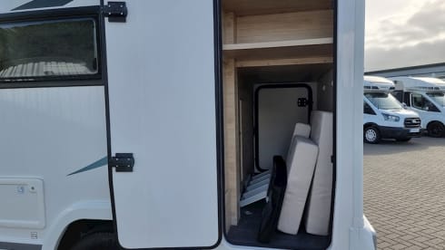 Wanda – New Luxury 2 berth Motorhome
