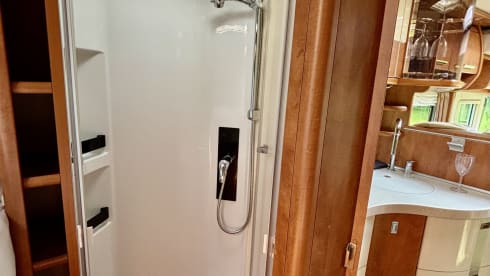 Reispaleis – Comfortable and stylish integrated 4p Carthago Chic C-Line II