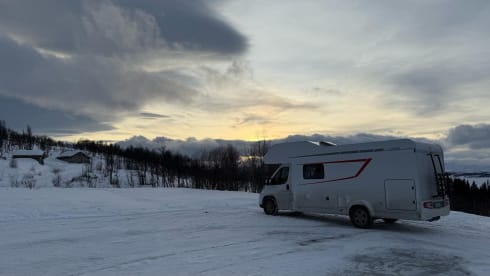 Camperrent 19 – 6p LMC alcove from 2025