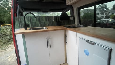 Clifford  – Mercedes campervan met 4 slaapplaatsen