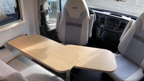 Nieuwe Camperbus Magnetic Grey – FORD LMC Innovan 590 camper van from 2024 Magnetic Gray