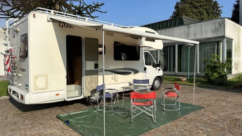JoyRider – Camper with sloping ceilings for 7 people