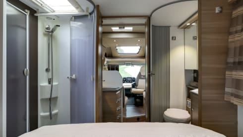 Luxe ruime Adria camper  – Luxurious Spacious Adria camper 