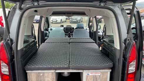 Berlingo 2 – 4 berth Citroën campervan from 2013