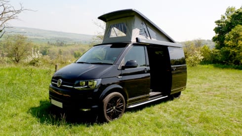 Cruisin-Camper – VW Transporter 2018 T6 – 4 berth 