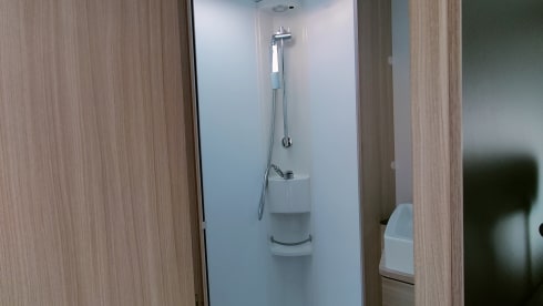 Alcôve Adria Mobil 7 couchages à partir de 2022