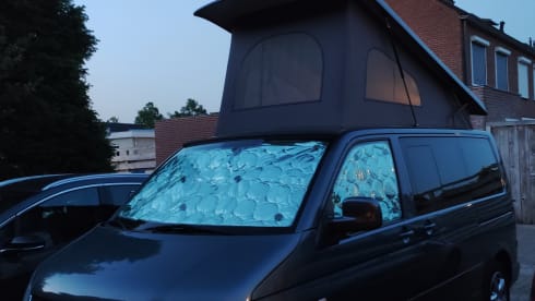 Happy Camper – Luxury 4/5p bus camper Volkswagen Multivan from 2008