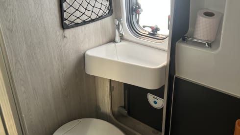 Fiat Livingstone Duo XL with electric lifting bed (3 sleeping places)