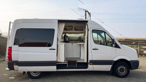 Bohemies authentic camping  – Compact & complete VW Camper, off-grid road trip bus for 2-3 people