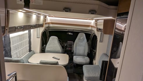 Globi II – Top-maintained semi-integrated with lots of equipment for the family