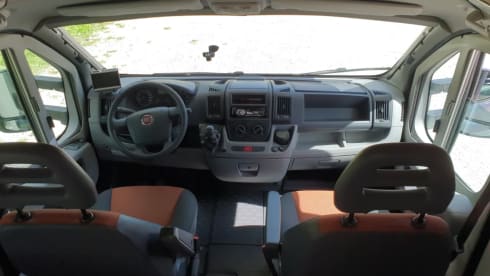 Homecar2 – Complete HomeCar2 gezinscamper met motorairco en zonnepaneel