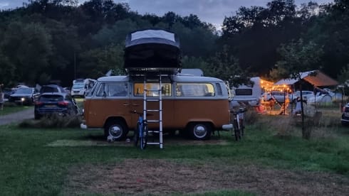 Daniel the Camper Van – Classic VW Bay Camper