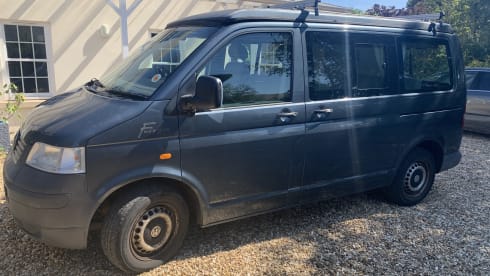 Bertha – 4 berth Volkswagen bus 